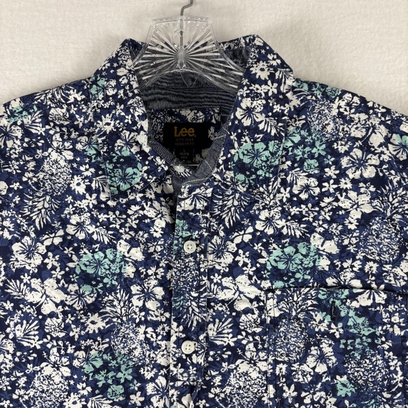 Lee Other - Lee, Floral/Pineapple Print, Shirt Regular Fit, Button Down, Short Sleeve Size L